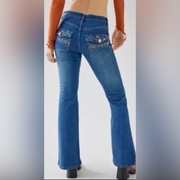 UO BDG Jeans Size 39 LOW RISE FLARE
Denim JEWELED Flap Pockets Indigo
Blue $89 - Picture 1 of 11
